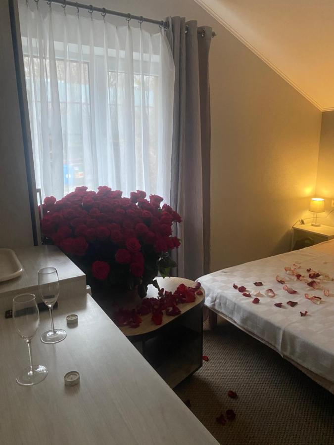 Guest House Olzhycha 45 Б Kiev Esterno foto