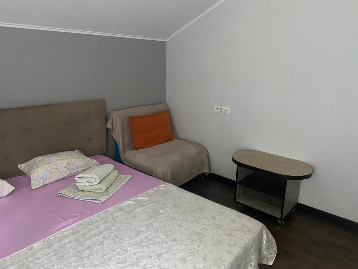 Guest House Olzhycha 45 Б Kiev Esterno foto