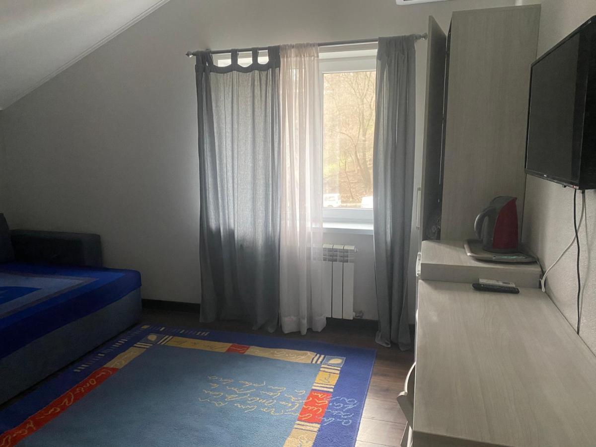 Guest House Olzhycha 45 Б Kiev Esterno foto