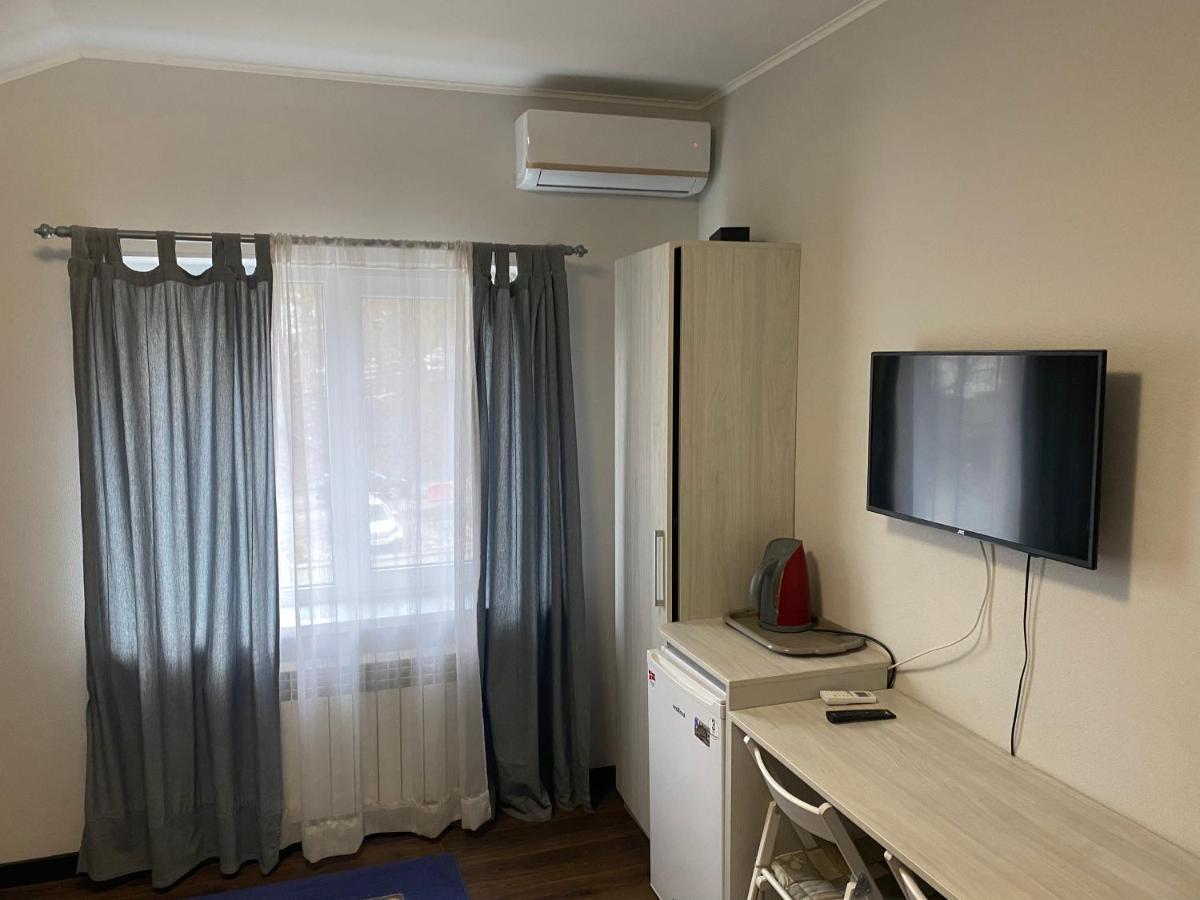 Guest House Olzhycha 45 Б Kiev Esterno foto